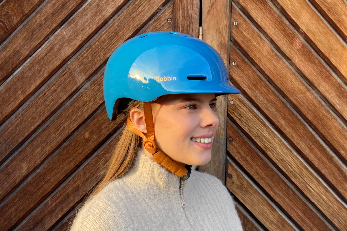 Casco da bicicletta metrico