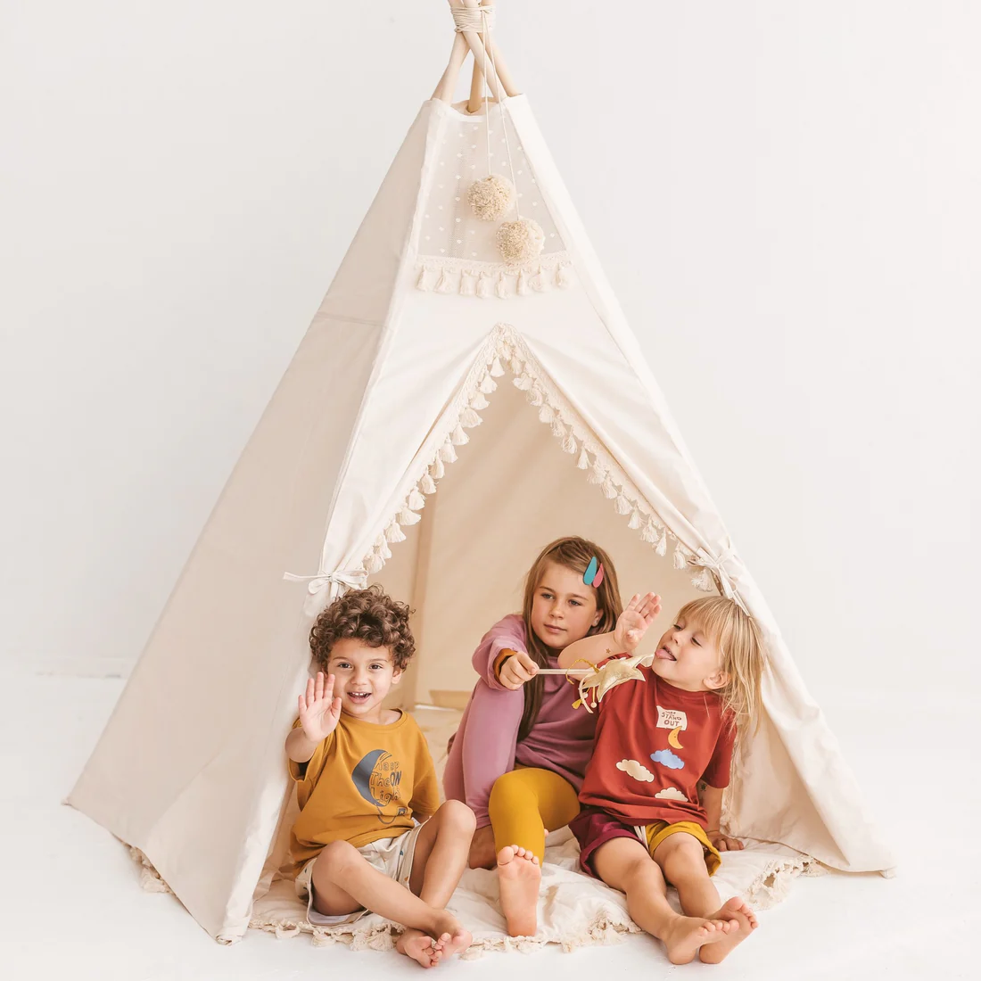 Tipi extra Large avec décorations à pompons