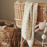 Couverture d'emmaillotage mousseline bio Grasslands Avery Row - Swaddling & Receiving Blankets par Avery Row